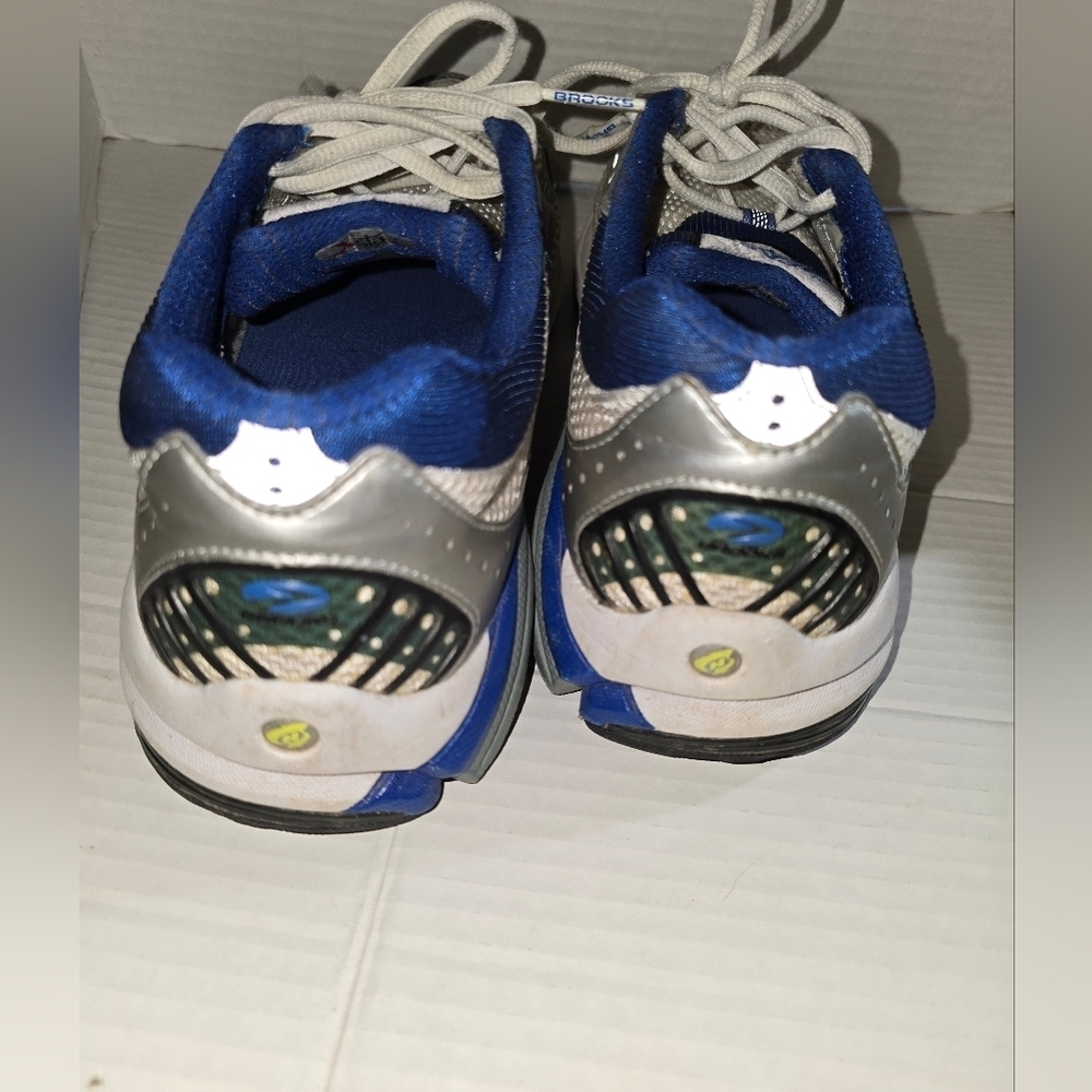 Brooks Beast Running Shoes - Picture 6 of 7